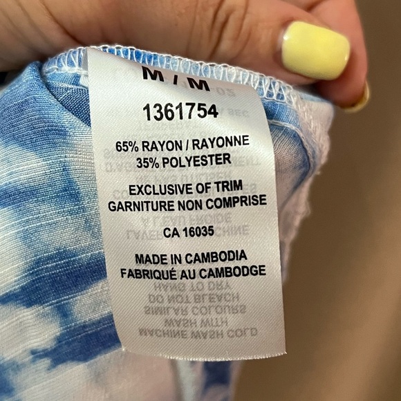 ⚫️ BOGO Tahari Blue Tie-Dye Women's Top Cover Up Size Medium Beach Vacation - Picture 5 of 6